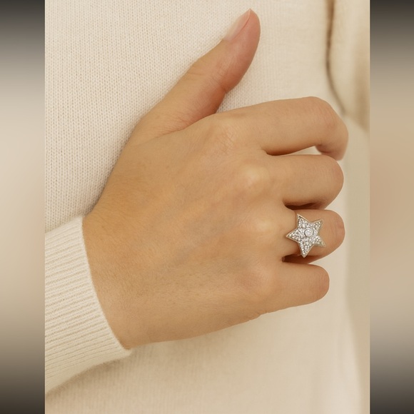 Banana Republic Star Ring - Picture 1 of 5